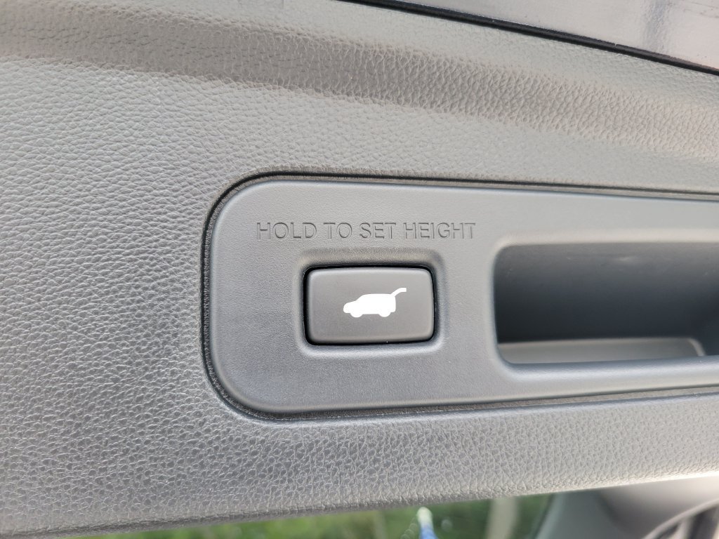 Used 2025 Acura MDX w/ Technology Package FWD image 9