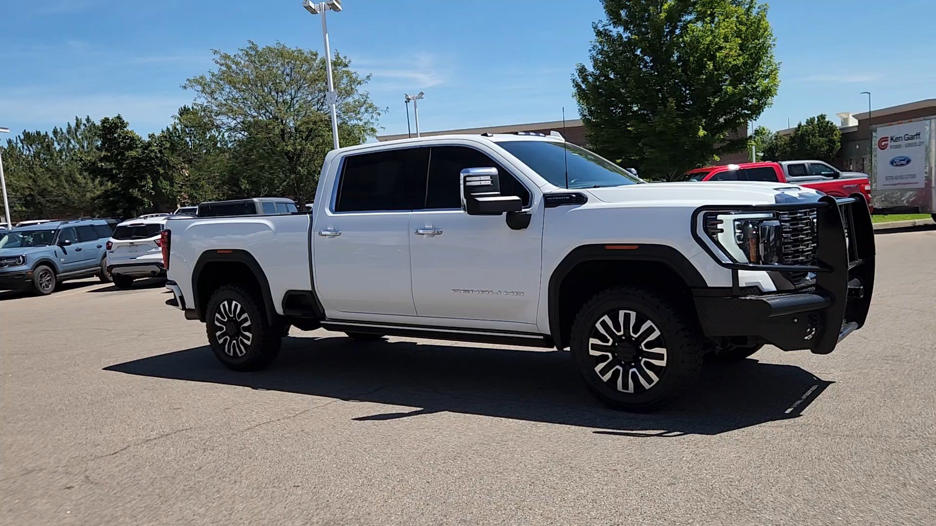 Used 2024 GMC Sierra 3500 Denali Ultimate AWD/4WD image 9
