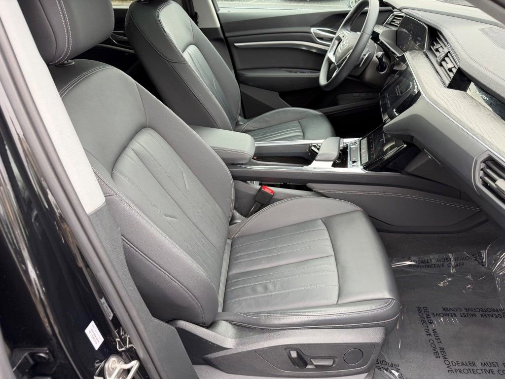 Certified 2022 Audi e-tron Premium image 14