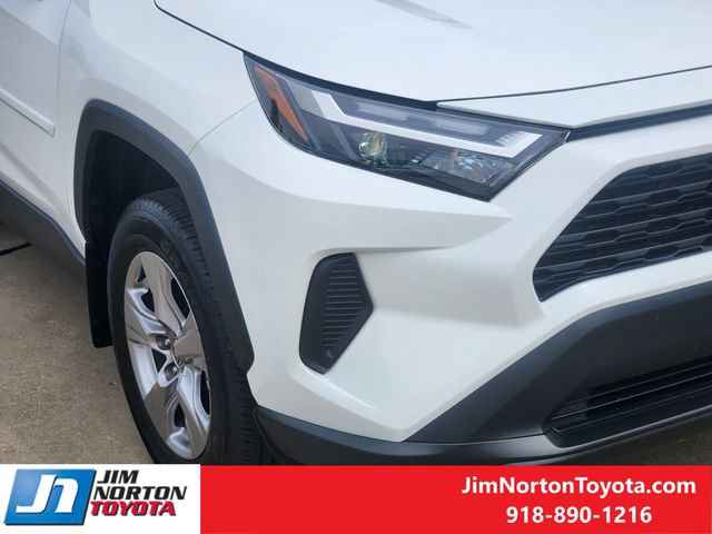 Used 2025 Toyota RAV4 XLE w/ Convenience Package FWD image 10