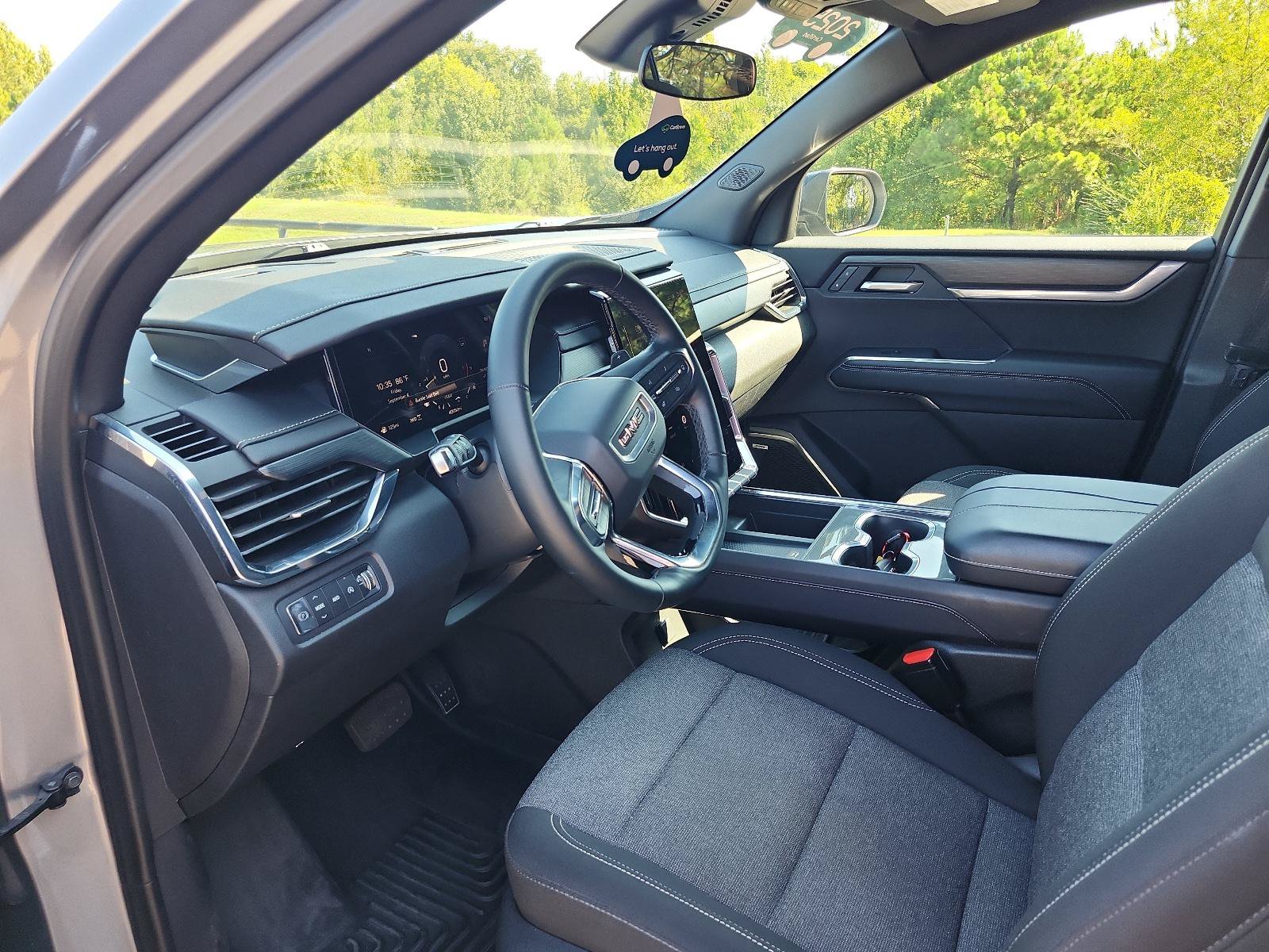 Certified 2025 GMC Acadia Elevation AWD/4WD image 13