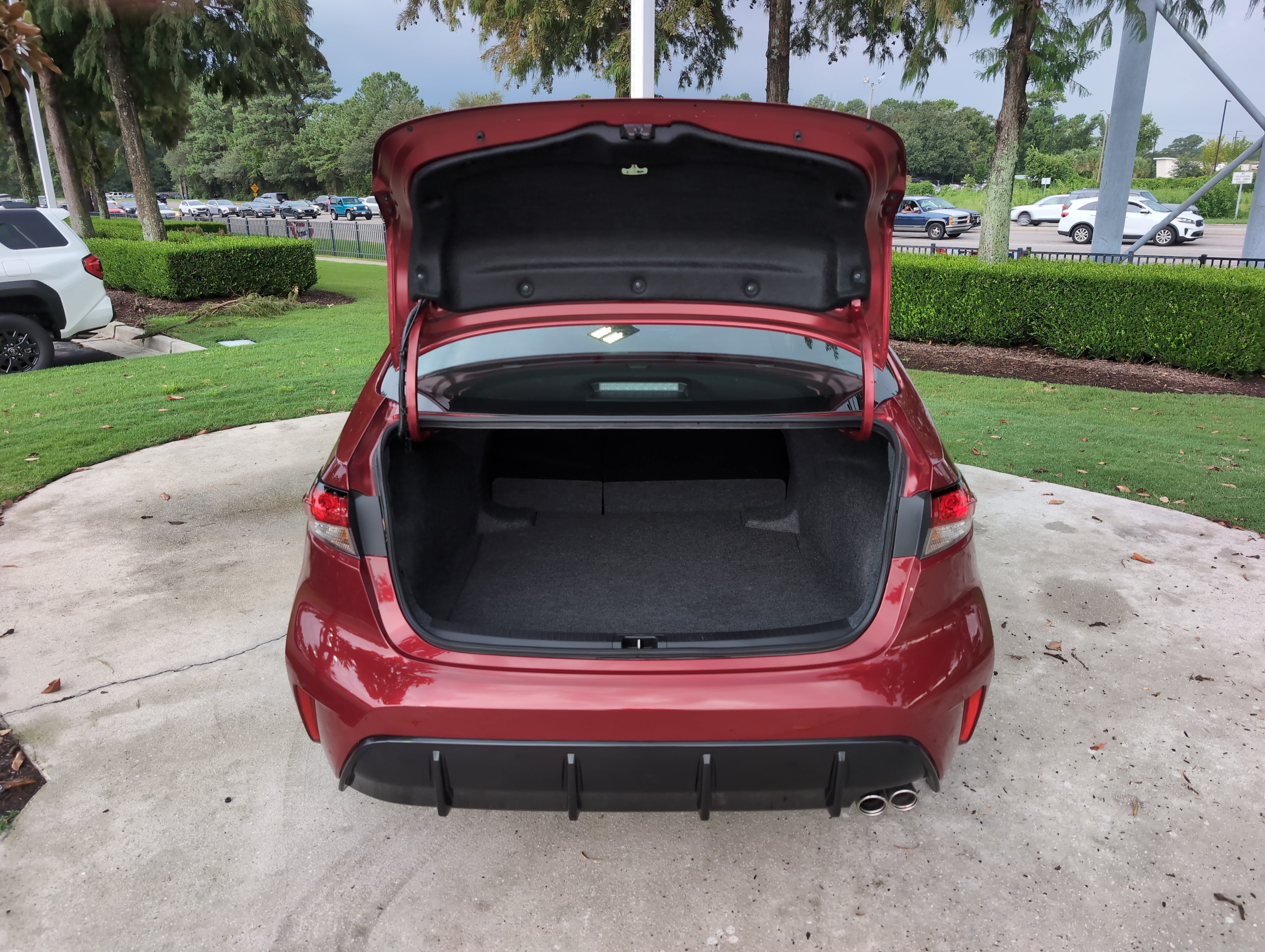 Certified 2025 Toyota Corolla SE w/ SE Premium Package FWD image 32