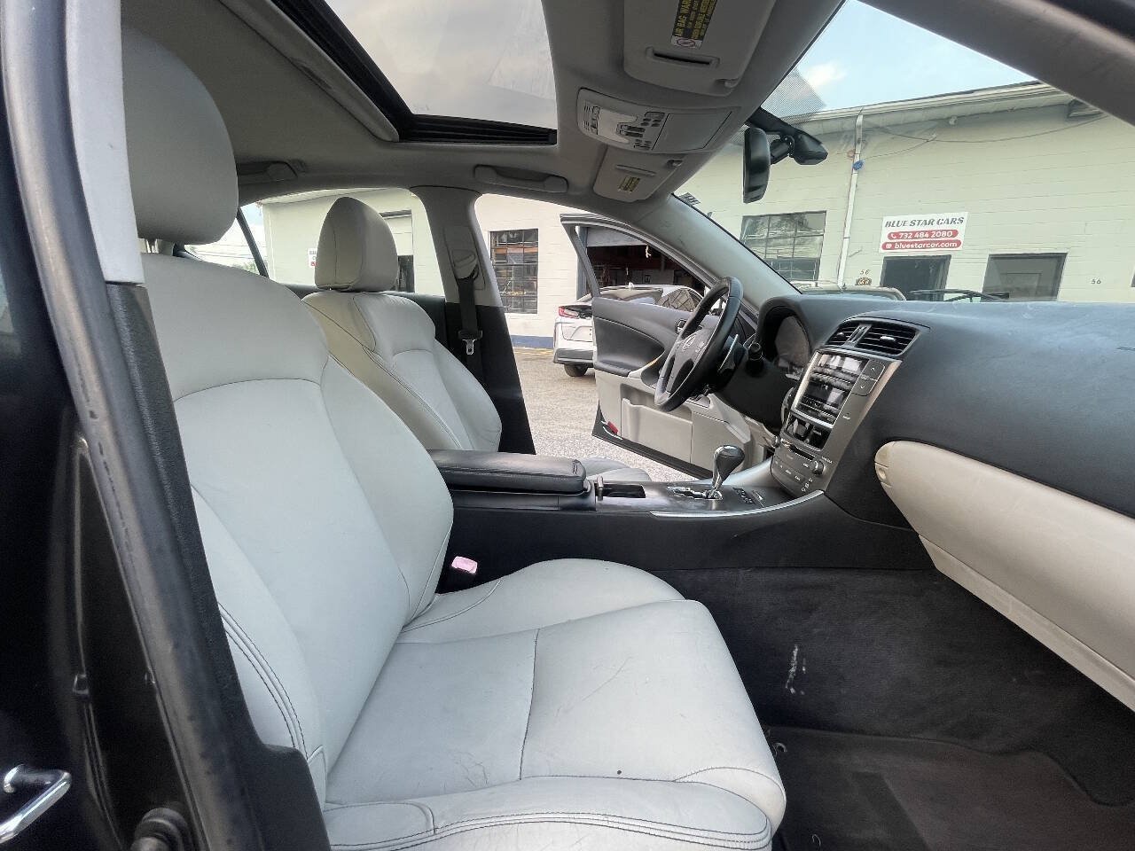 Used 2009 Lexus IS 250 AWD w/ Preferred Accessory Pkg image 21