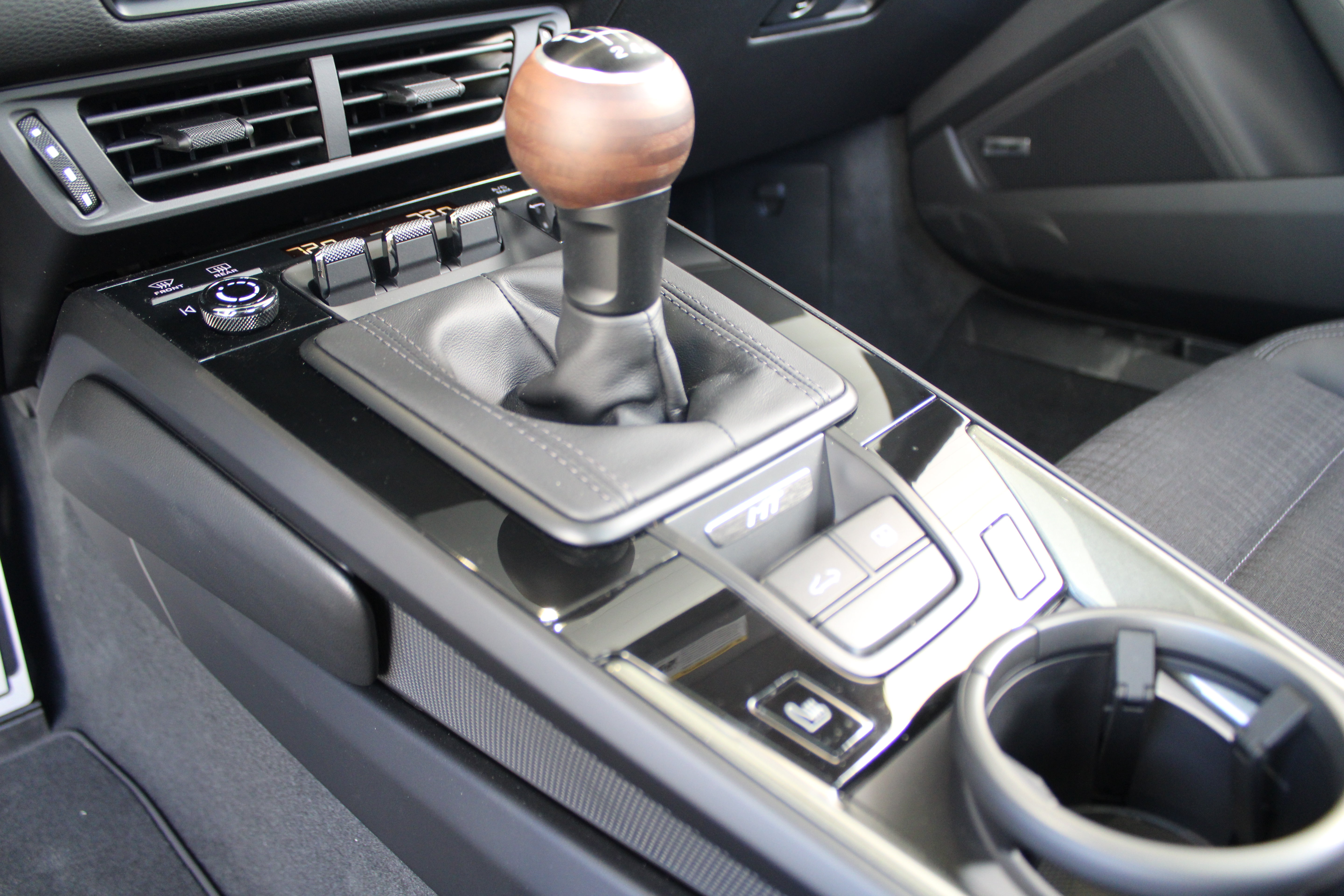New 2026 Porsche 911 Carrera T RWD image 23