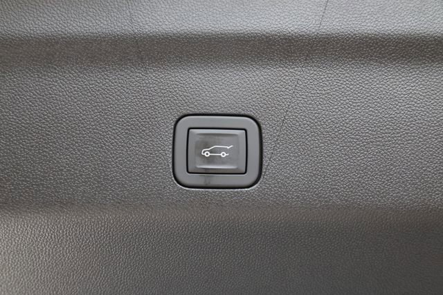 Used 2025 Cadillac Escalade V w/ LPO, ONYX Package image 37