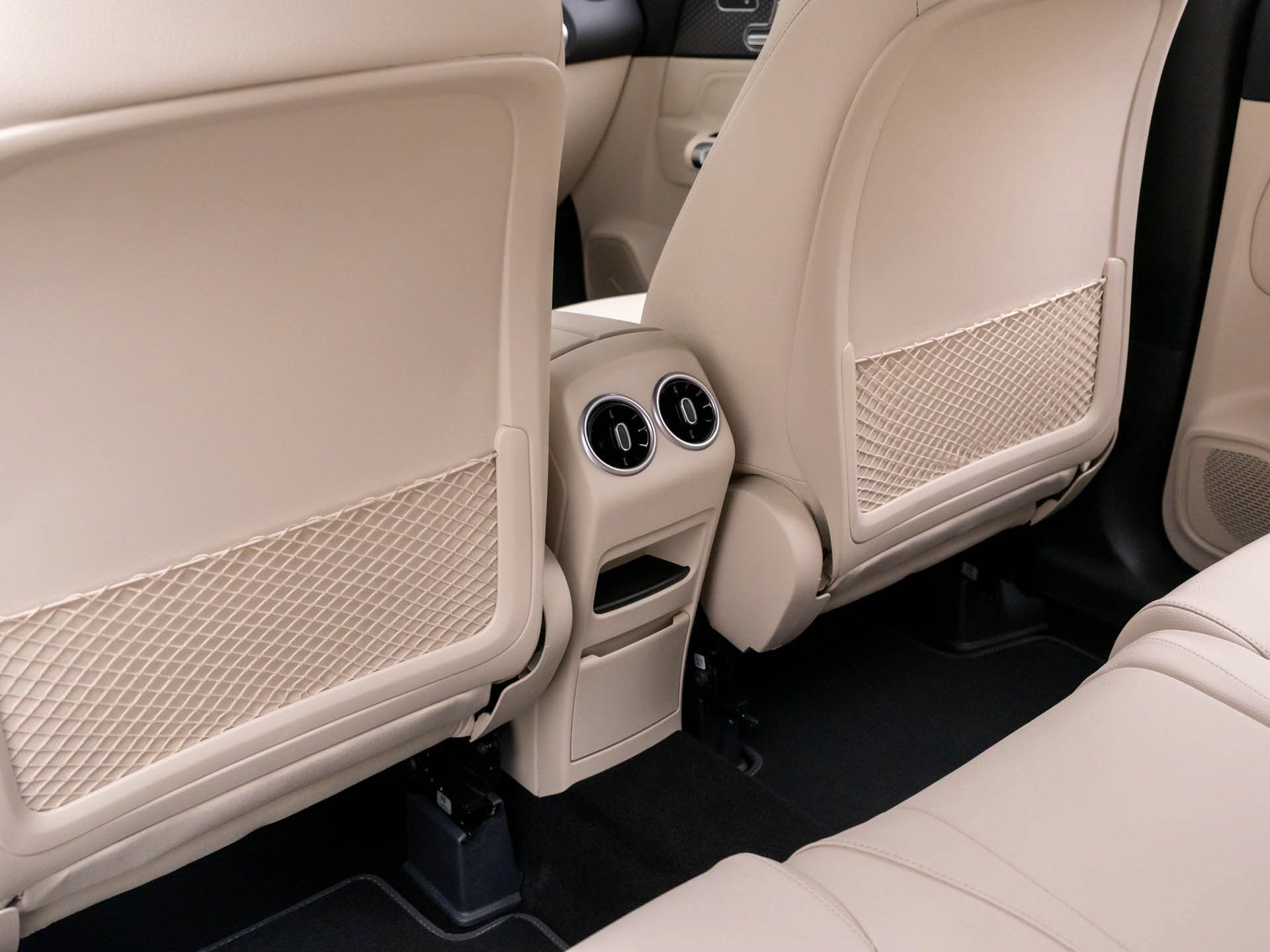 New 2026 Mercedes-Benz GLB 250 4MATIC image 19