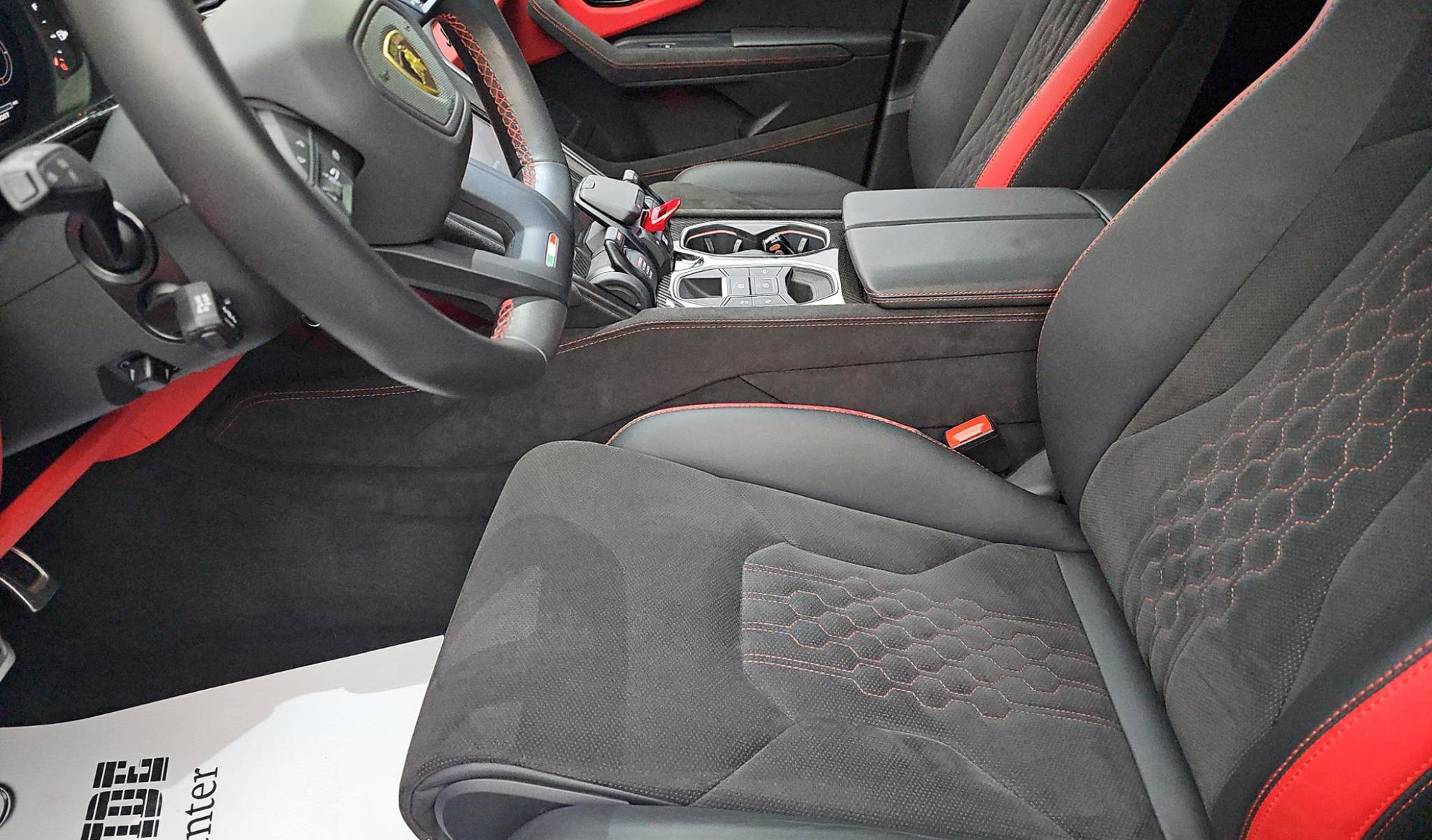 Used 2023 Lamborghini Urus S image 5