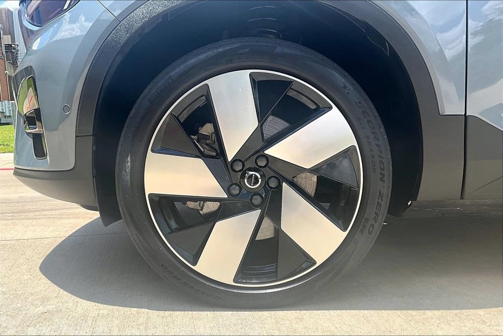 Certified 2023 Volvo C40 P8 Recharge Plus w/ Climate Package AWD/4WD image 11
