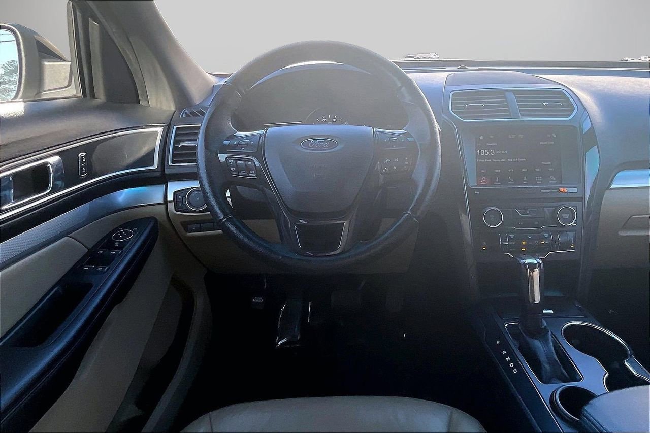 Used 2017 Ford Explorer XLT w/ Equipment Group 202A image 12