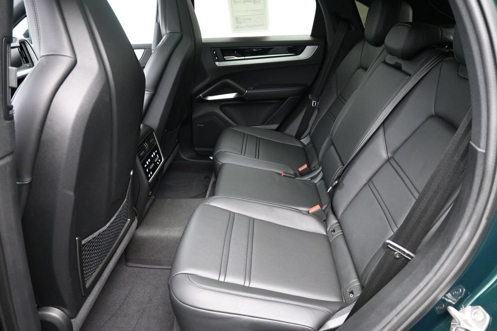 Certified 2025 Porsche Cayenne S AWD/4WD image 7