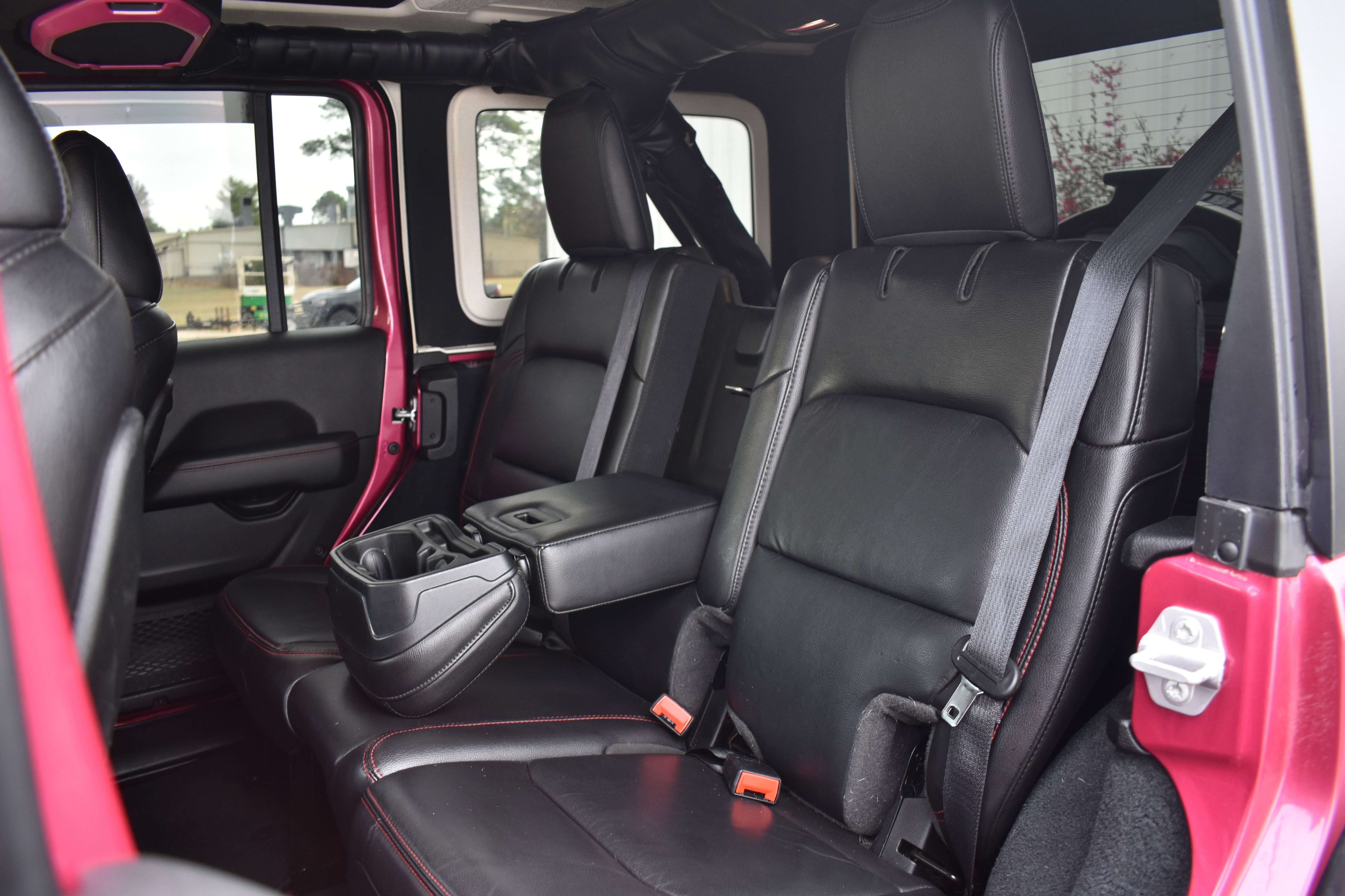 Used 2022 Jeep Wrangler Unlimited Rubicon w/ Cold Weather Group image 28