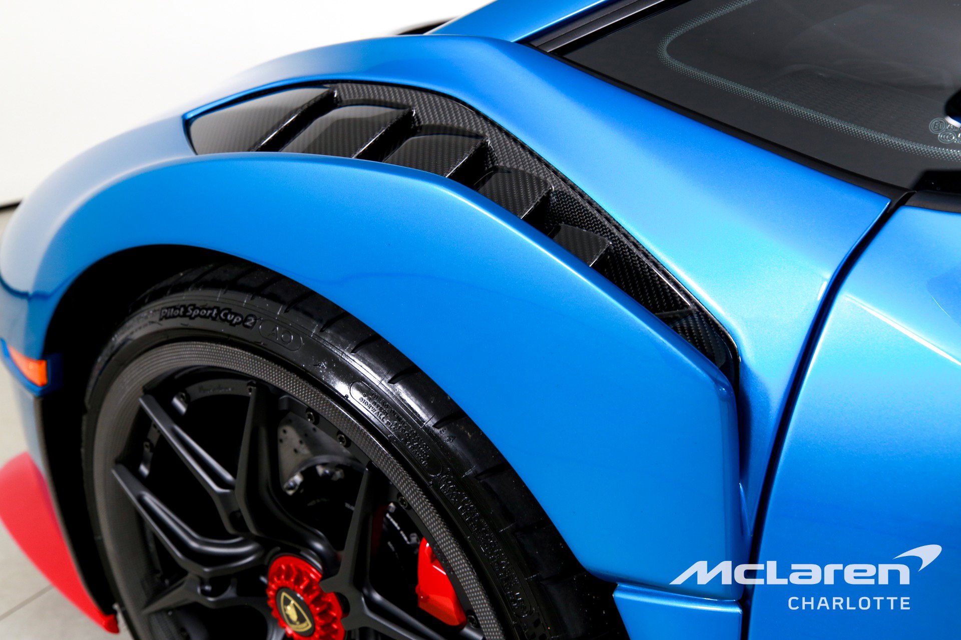 Used 2023 Lamborghini Huracan STO RWD image 30