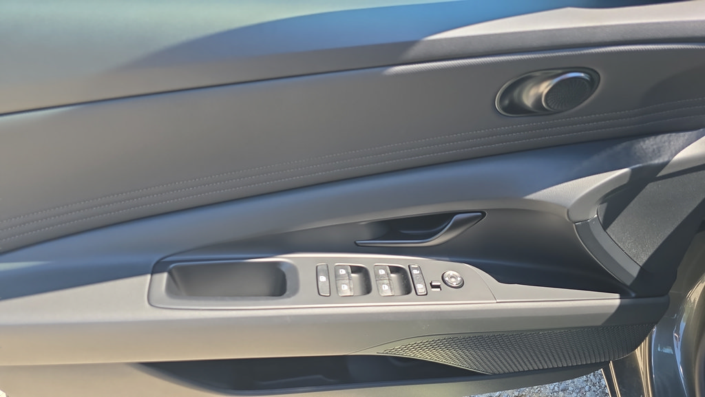 New 2026 Hyundai Elantra Sport FWD image 16