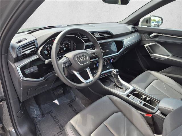 Certified 2025 Audi Q3 2.0T Premium w/ Convenience Package AWD/4WD image 10