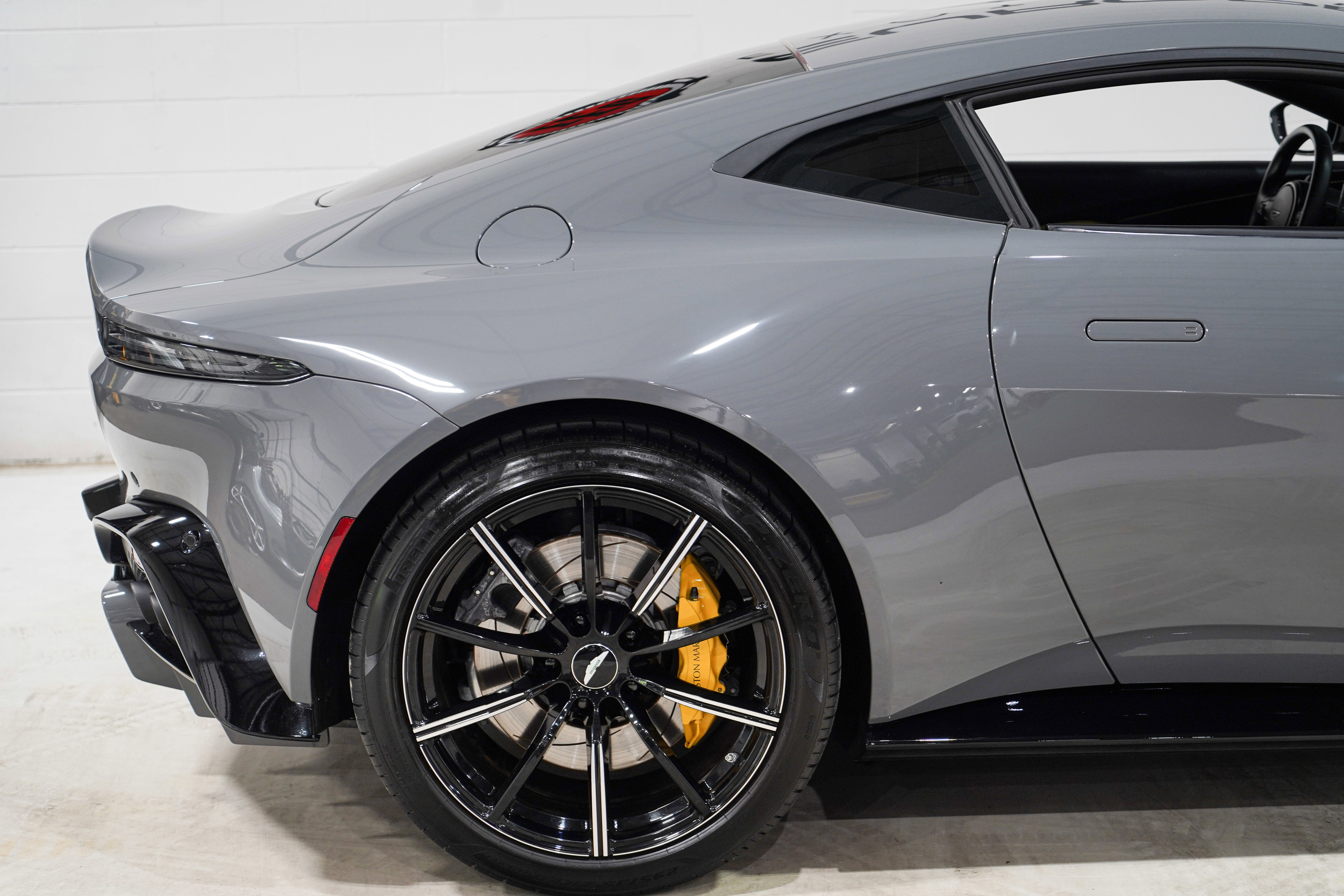 Used 2020 Aston Martin V8 Vantage Coupe RWD image 22