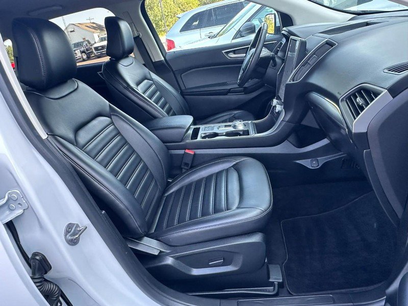 Used 2022 Ford Edge SEL image 15