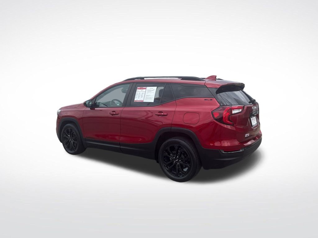 Used 2022 GMC Terrain SLE w/ Driver Convenience Package image 4