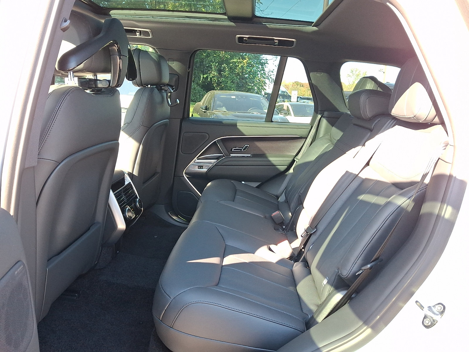 New 2027 Land Rover Range Rover SE AWD/4WD image 5