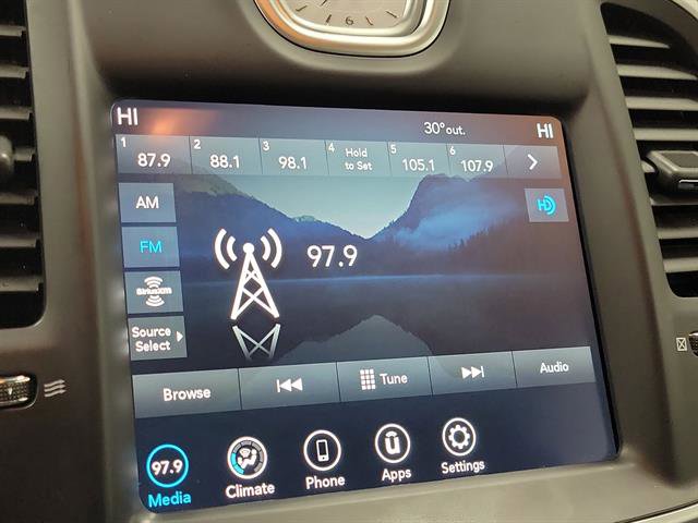 Used 2022 Chrysler 300 Touring image 24