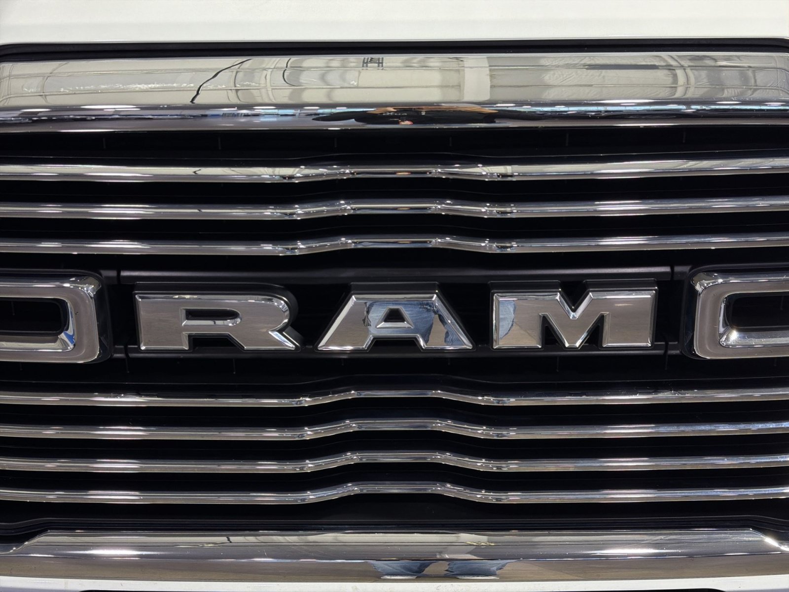 Used 2024 RAM 2500 Laramie AWD/4WD image 12