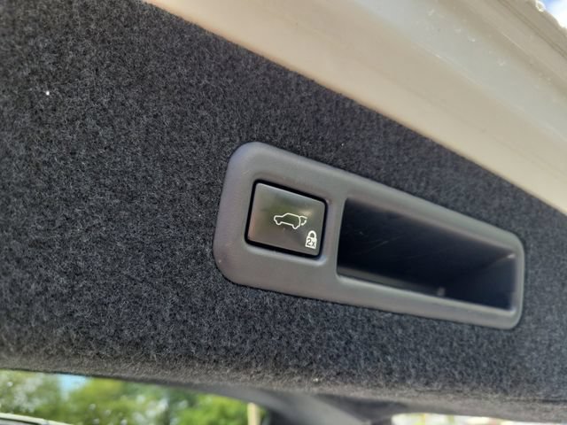 Used 2018 Lexus RX 350L FWD w/ Accessory Package image 6