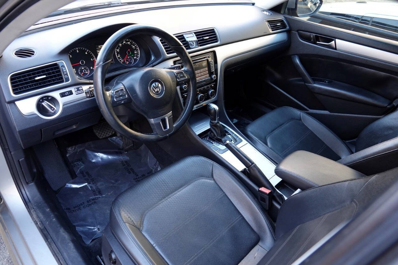 Used 2012 Volkswagen Passat TDI SE FWD image 50