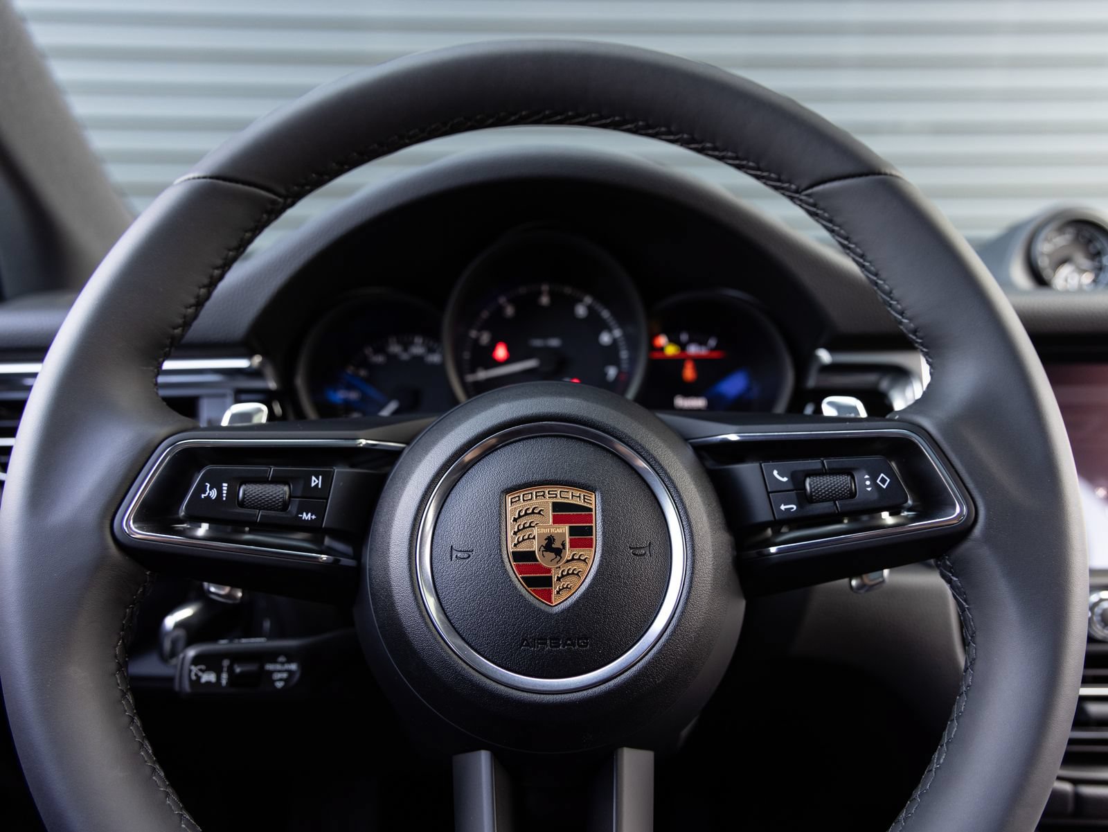 Certified 2026 Porsche Macan AWD/4WD image 14