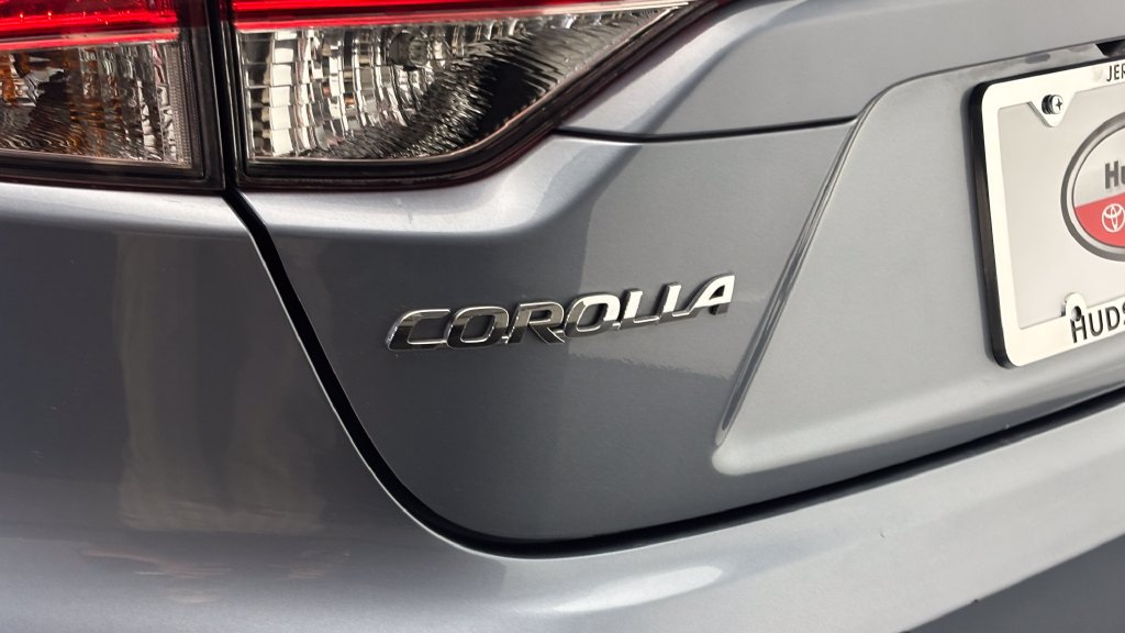 Used 2024 Toyota Corolla LE FWD image 7