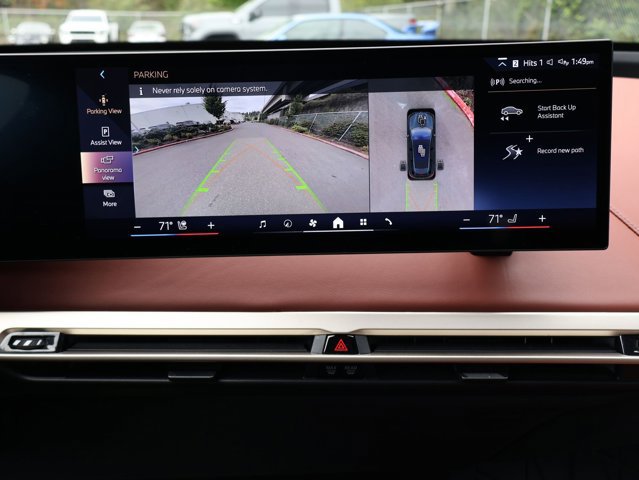 Used 2024 BMW iX xDrive50 w/ Premium Package image 18