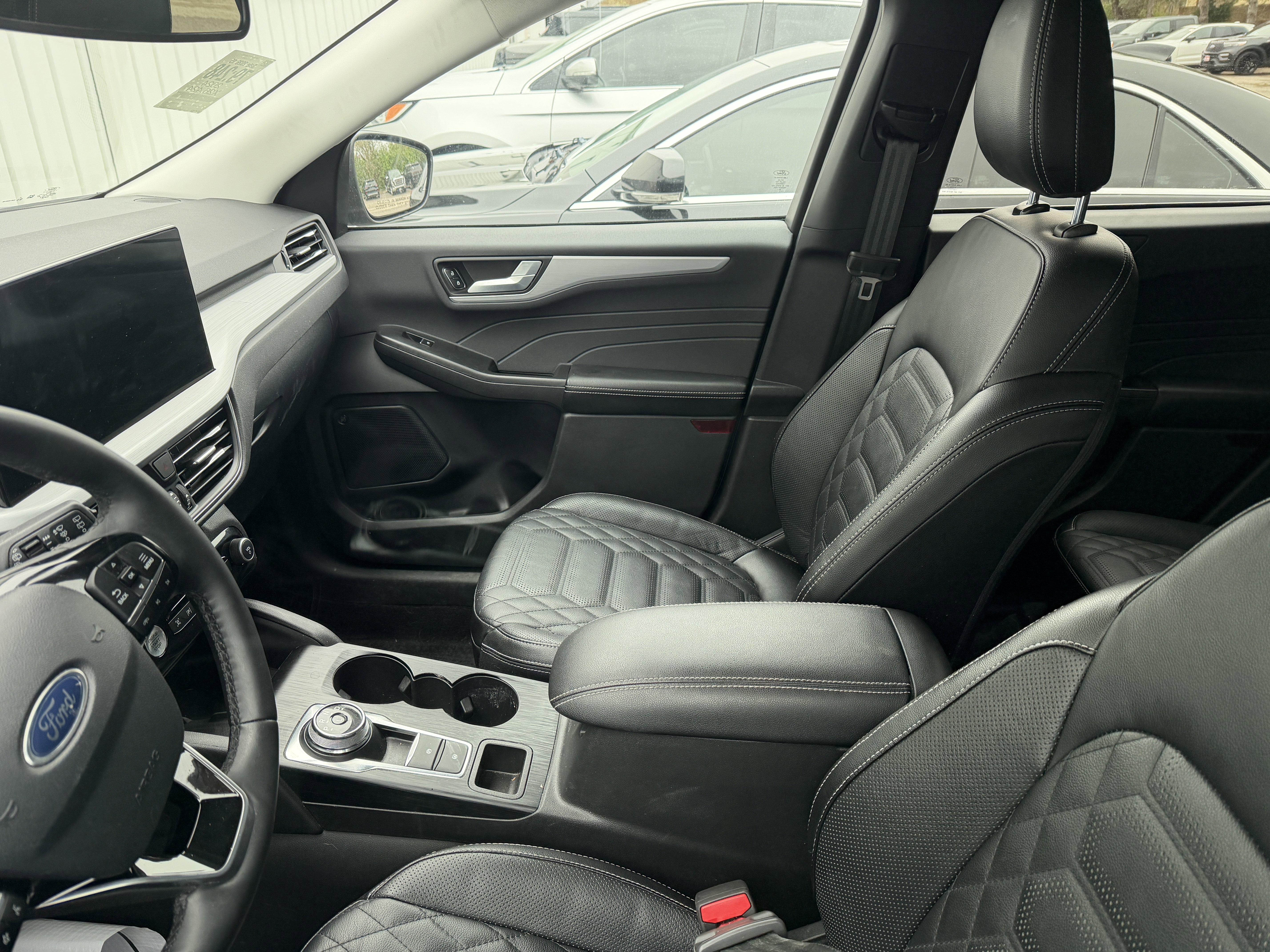 Used 2024 Ford Escape Platinum w/ Premium Technology Package image 10