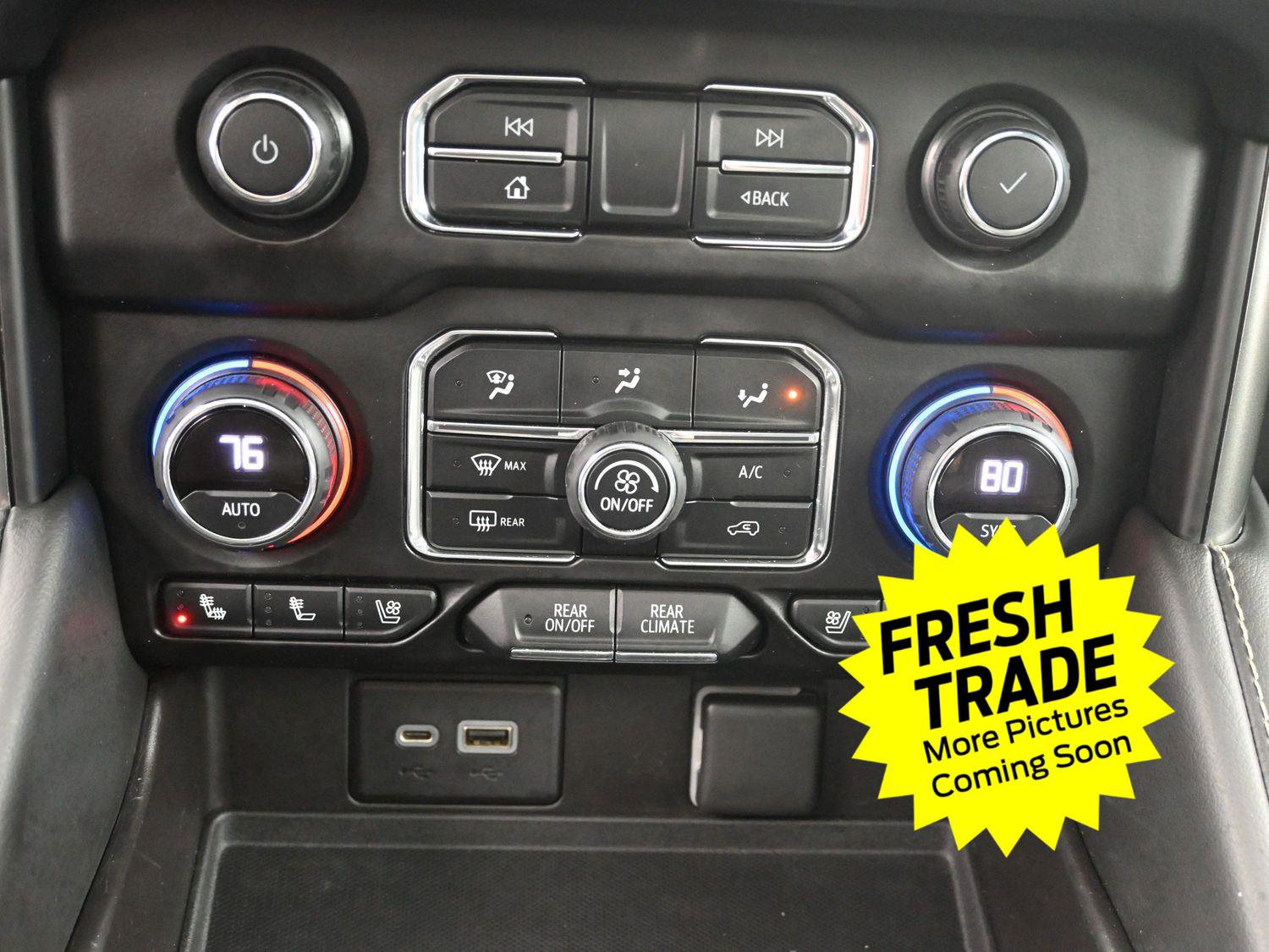 Used 2021 Chevrolet Suburban Premier w/ Premium Package image 34