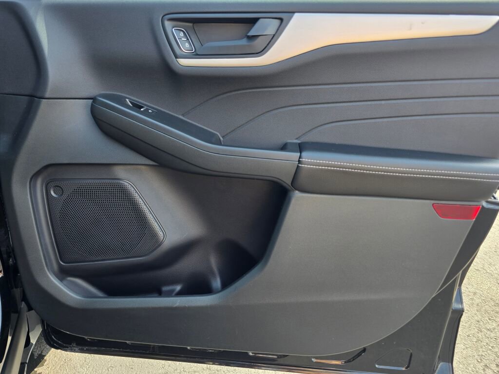 Used 2022 Ford Escape S image 39