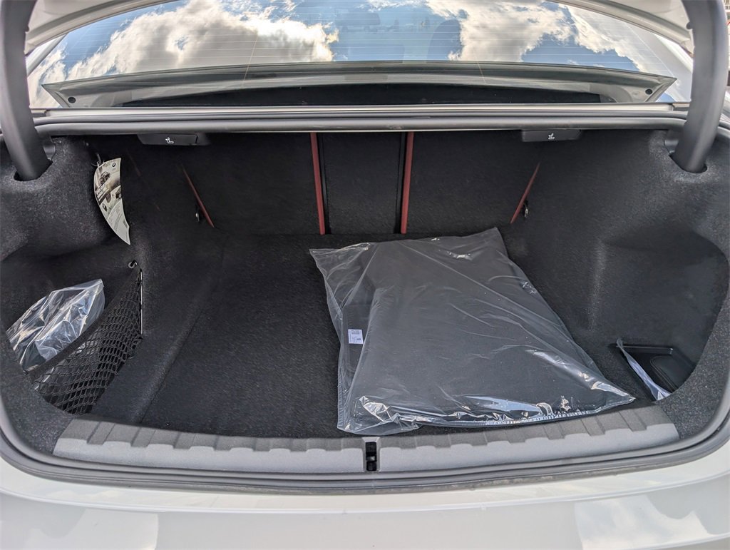 Used 2025 BMW 330i xDrive Sedan w/ Premium Package image 18