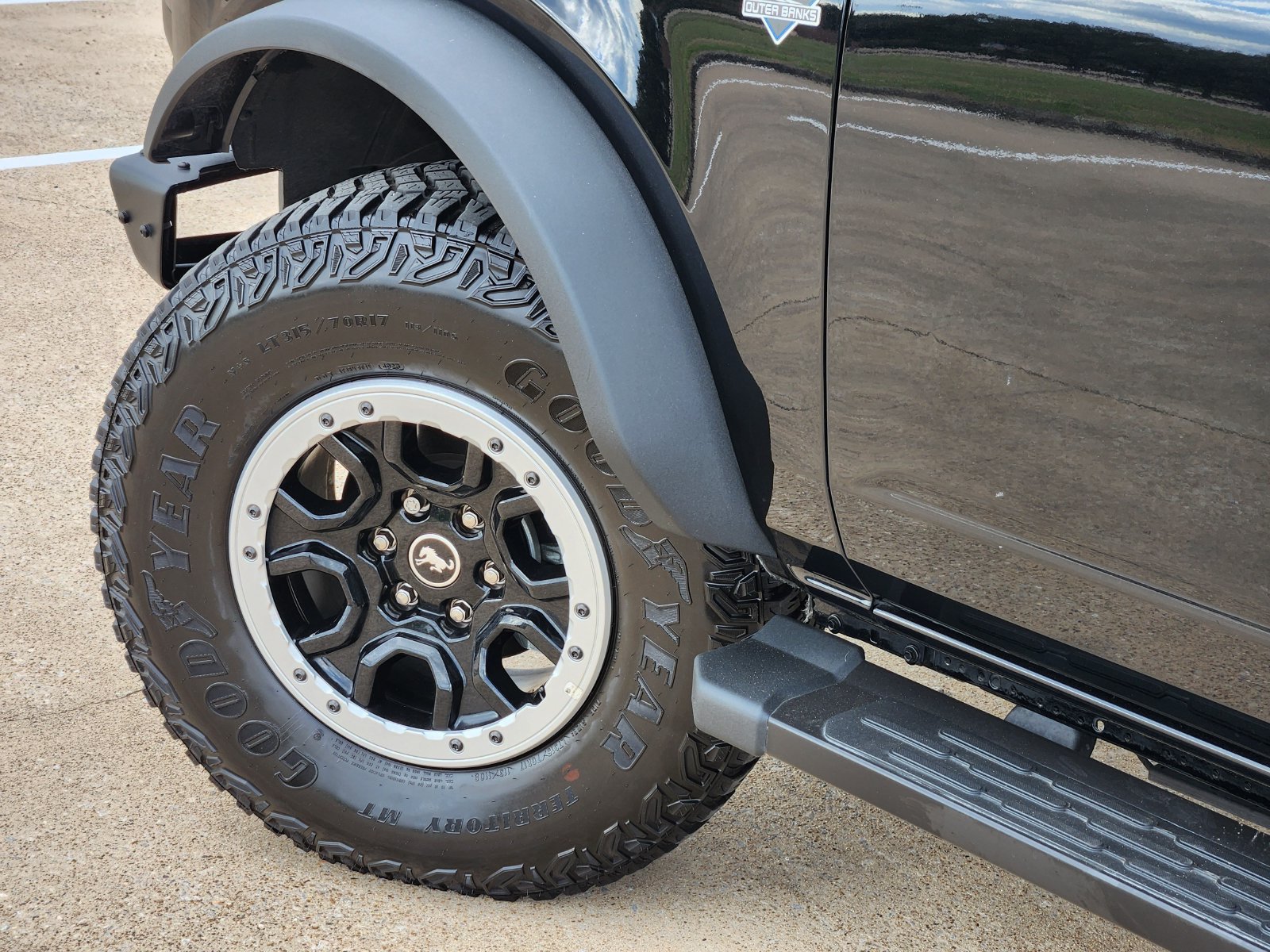 Used 2023 Ford Bronco Outer Banks w/ Sasquatch Package AWD/4WD image 17