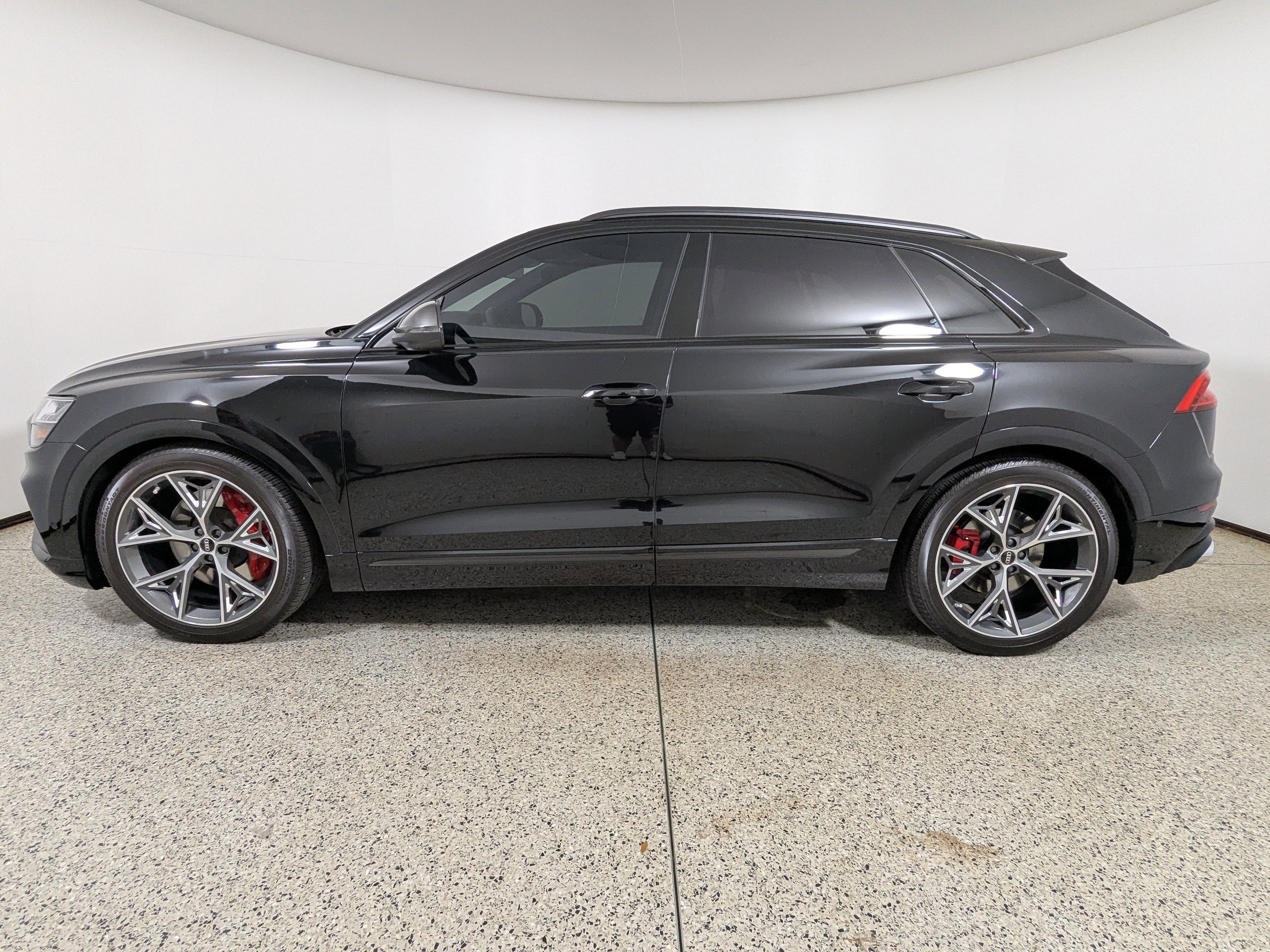 Used 2023 Audi SQ8 Prestige w/ Prestige Package image 4