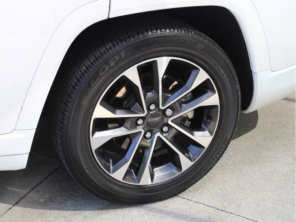 Certified 2023 Jeep Grand Cherokee L Overland AWD/4WD image 39