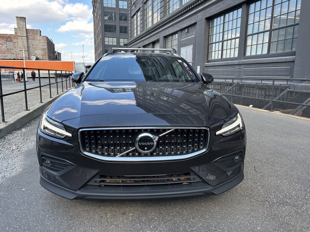 Certified 2025 Volvo V60 B5 Cross Country Plus