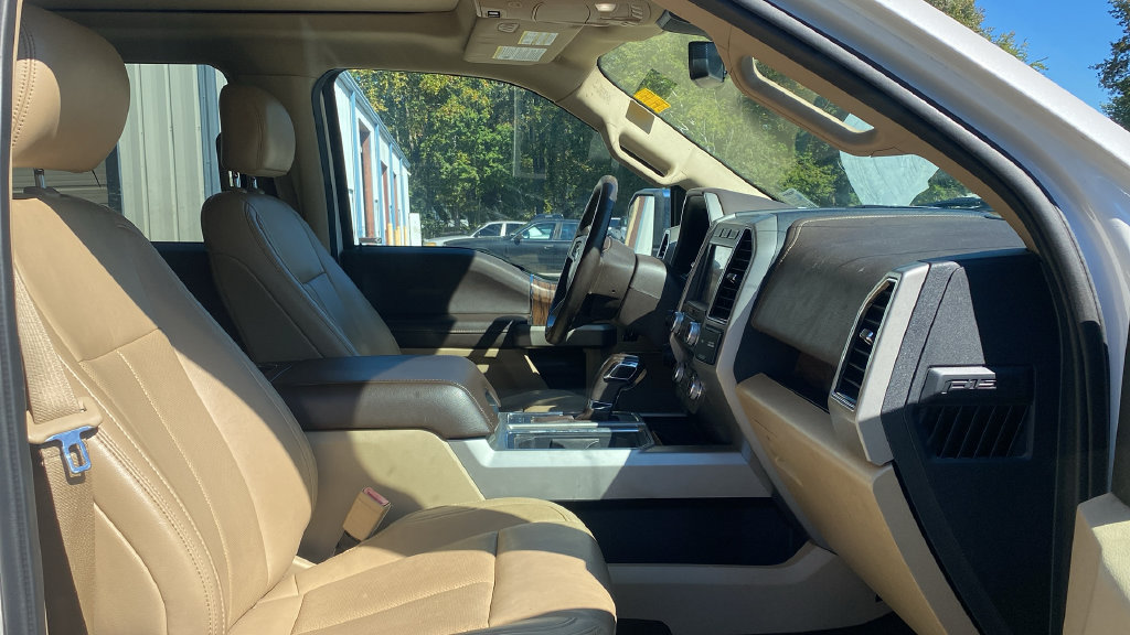 Used 2019 Ford F150 Lariat w/ Equipment Group 502A Luxury AWD/4WD image 12