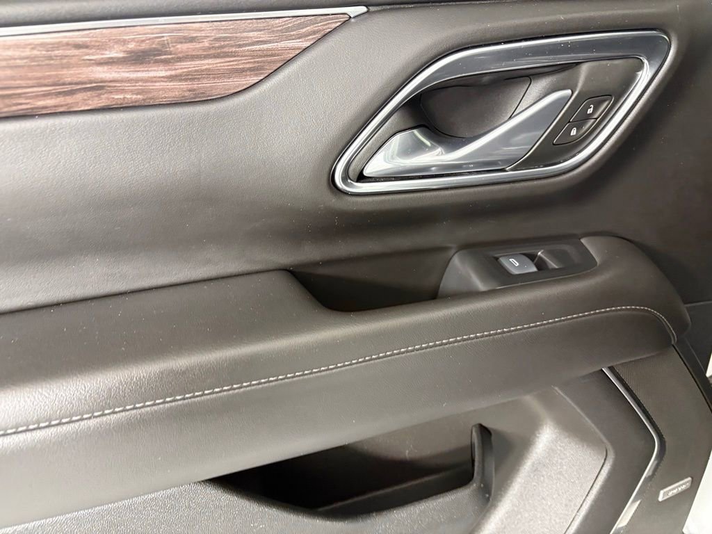 Used 2024 Chevrolet Suburban LT RWD image 40