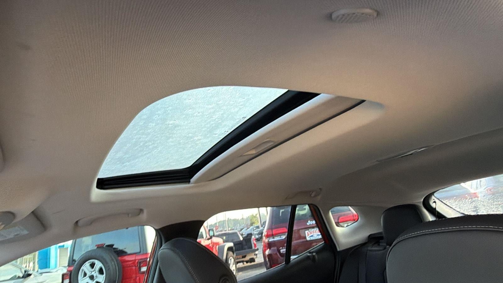 New 2026 Chevrolet Trax LT w/ Sunroof Package FWD image 17