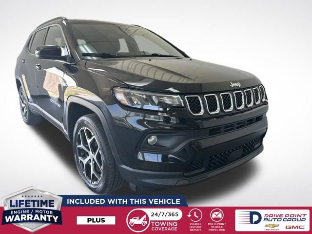 Used 2024 Jeep Compass Latitude AWD/4WD image 1