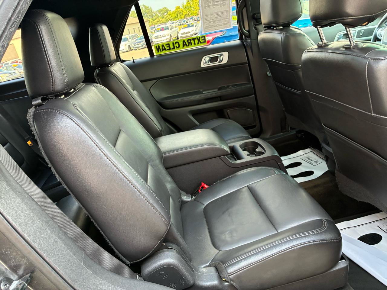 Used 2015 Ford Explorer XLT w/ Equipment Group 202A AWD/4WD image 11