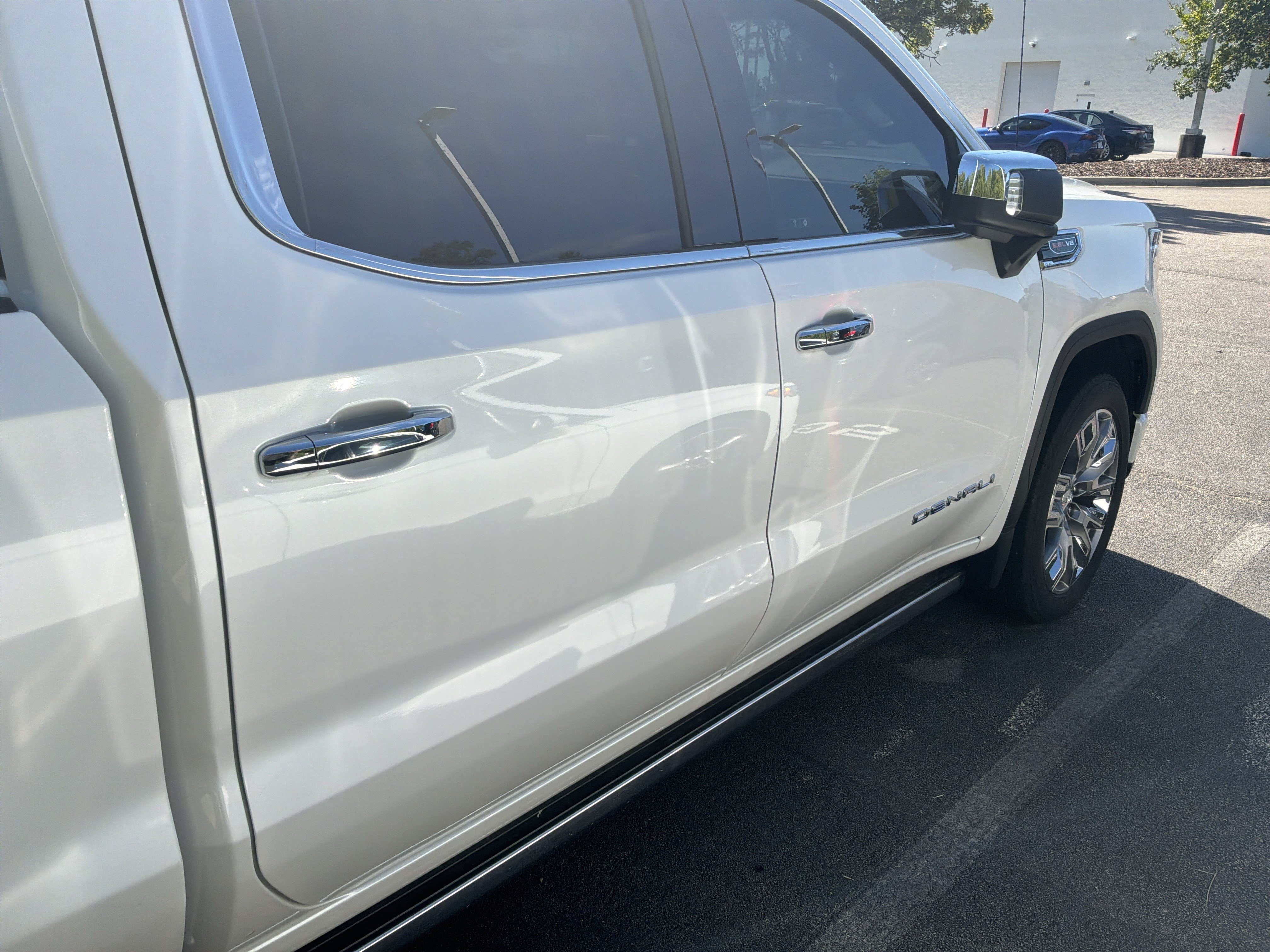 Used 2025 GMC Sierra 1500 Denali AWD/4WD image 9