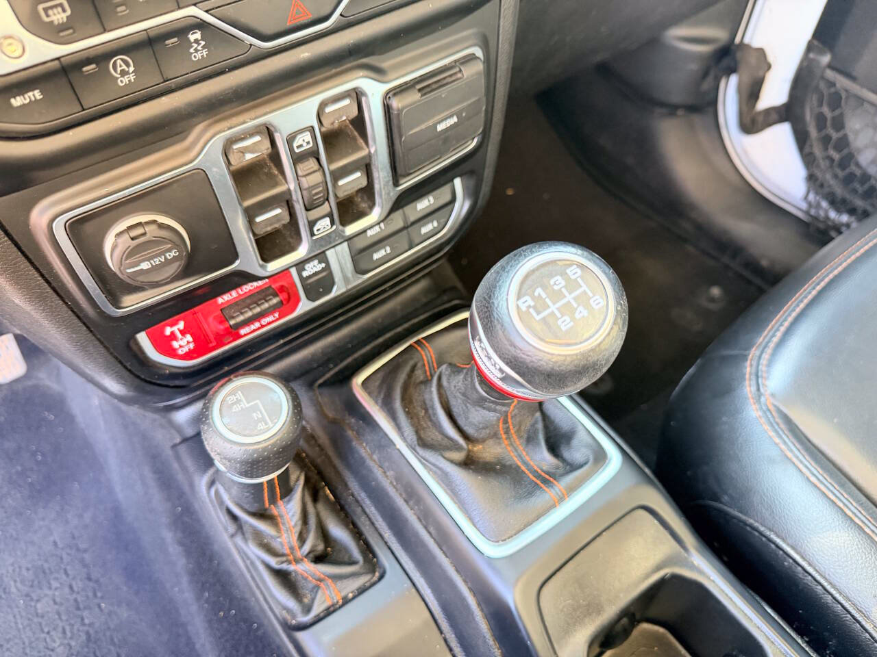 Used 2021 Jeep Gladiator Mojave AWD/4WD image 15