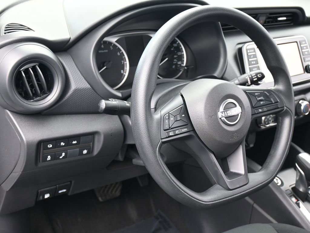 Used 2025 Nissan Kicks Play S image 14