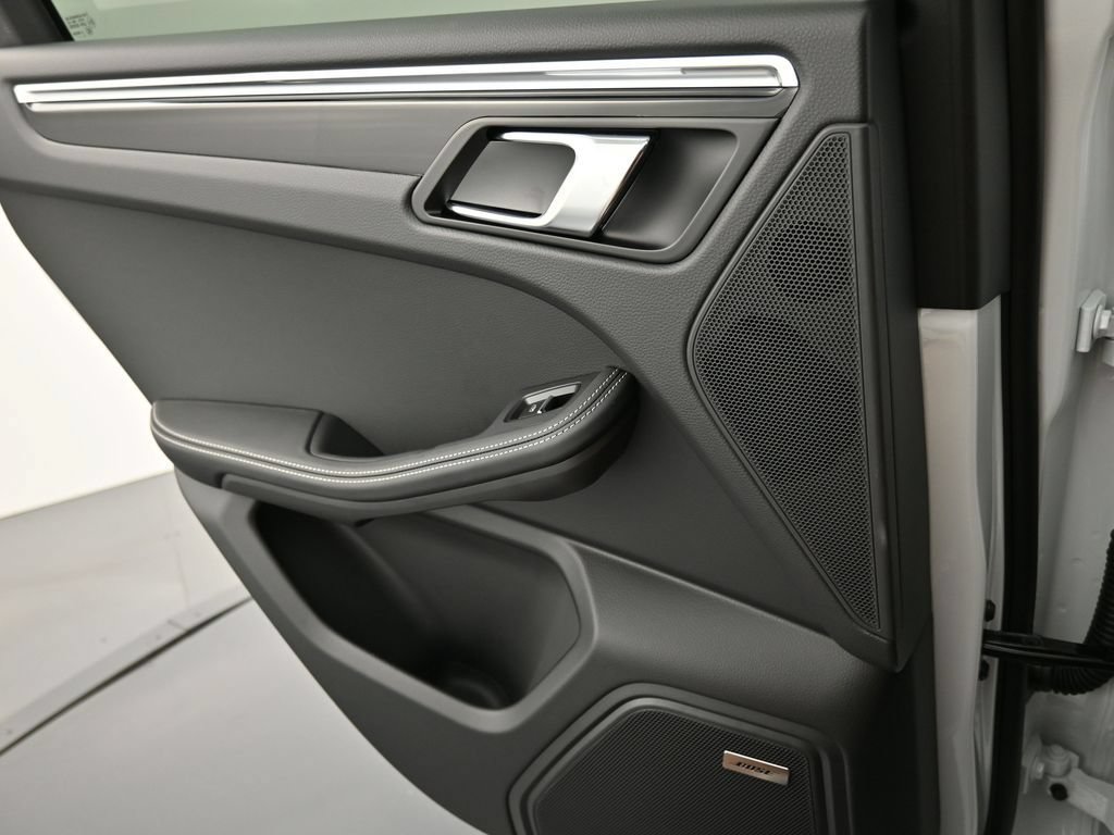 Certified 2026 Porsche Macan S image 26