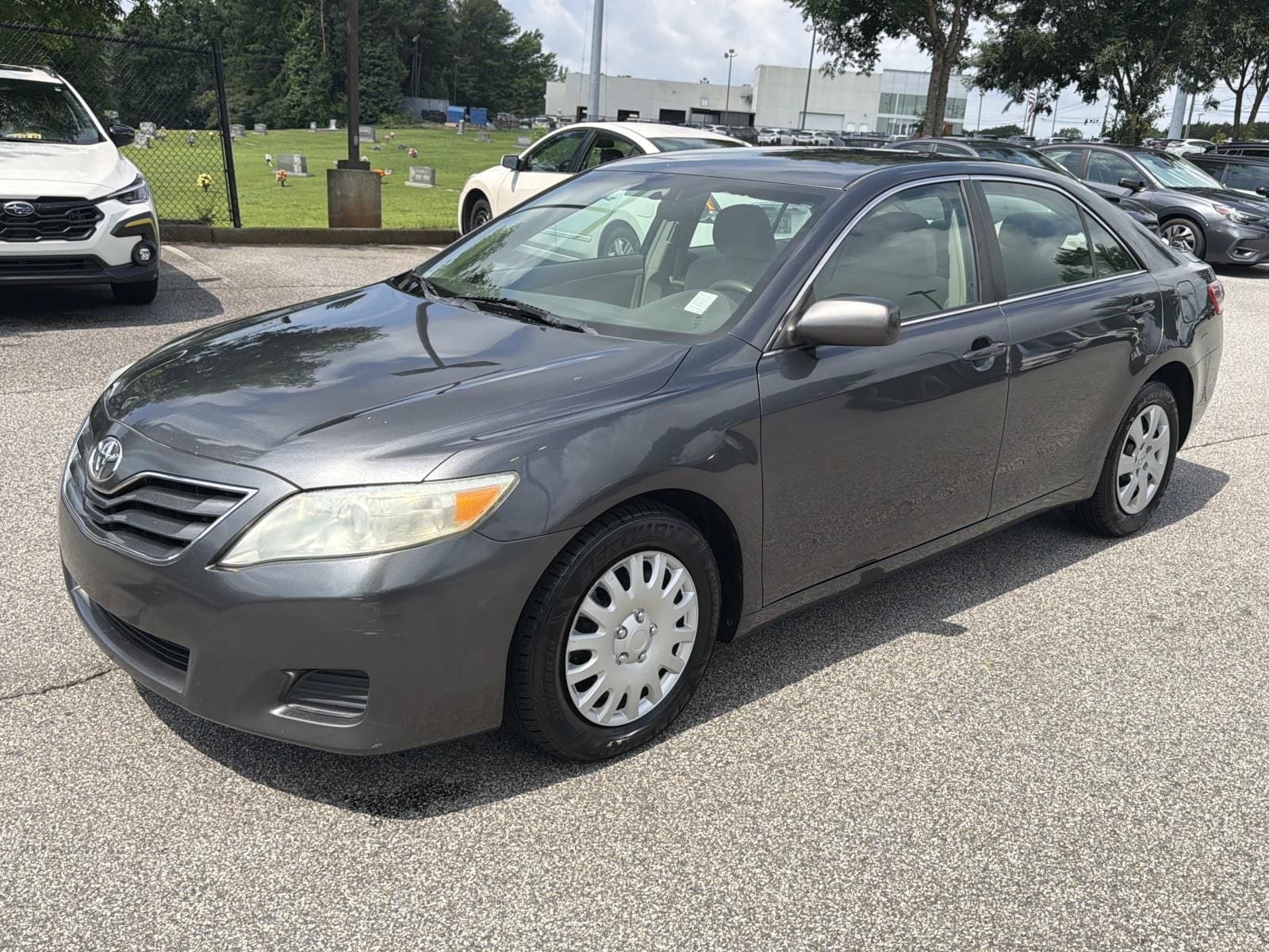 Used 2010 Toyota Camry LE FWD video 3
