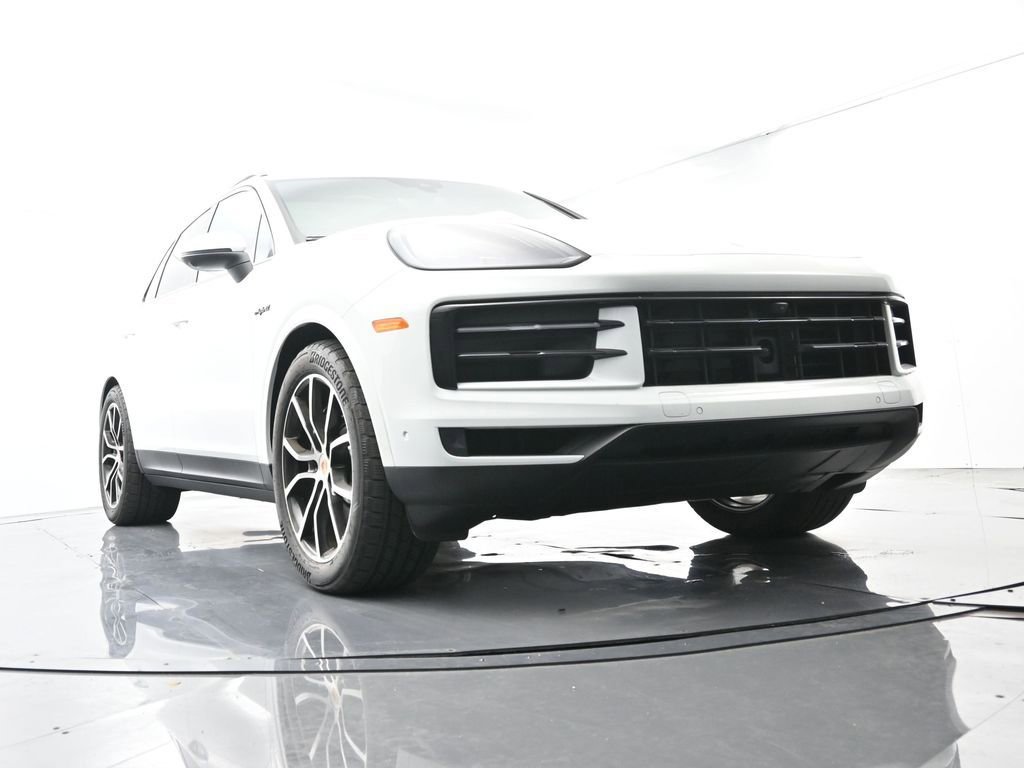 Certified 2025 Porsche Cayenne E-Hybrid AWD/4WD image 55