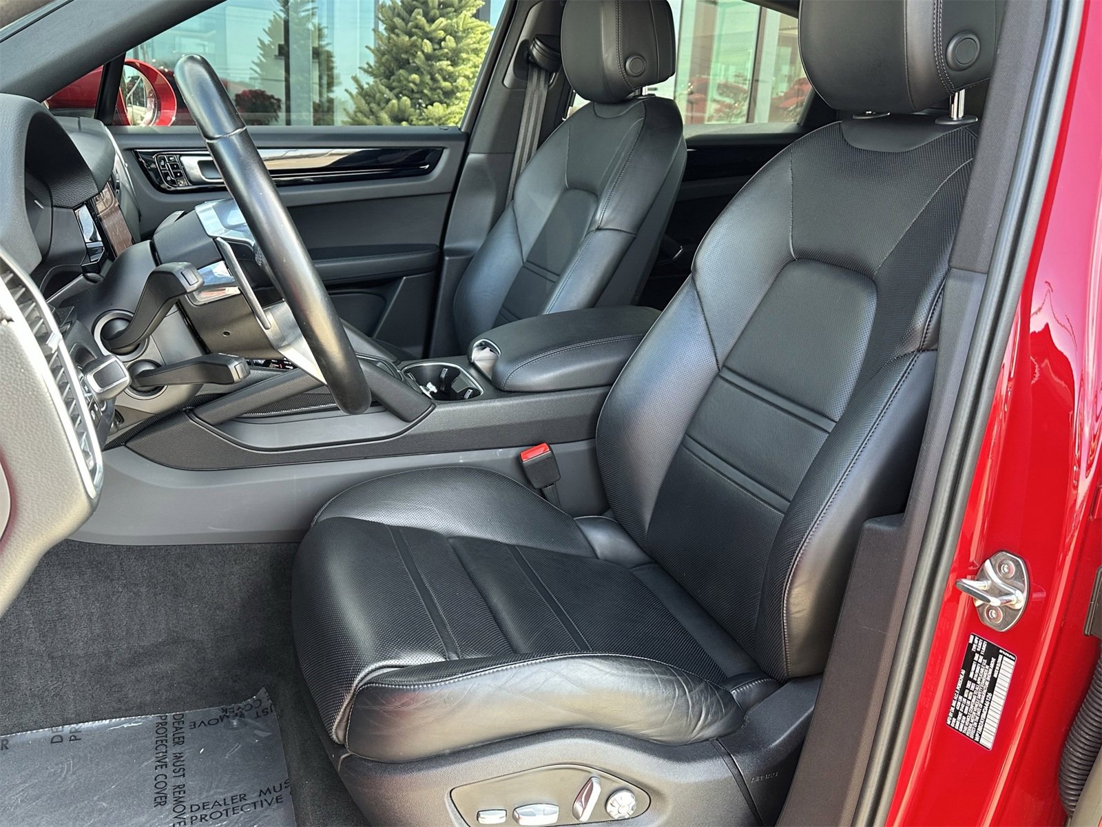 Used 2021 Porsche Cayenne S image 5