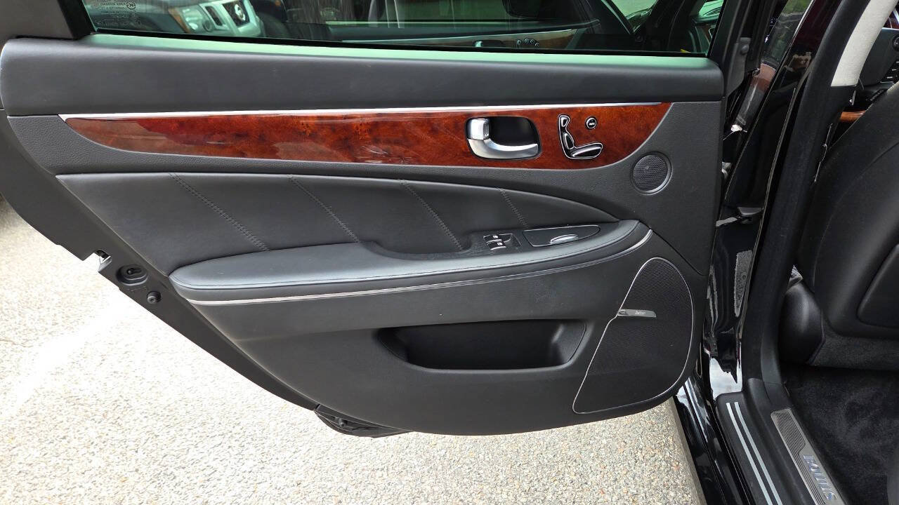 Used 2015 Hyundai Equus Signature RWD image 36